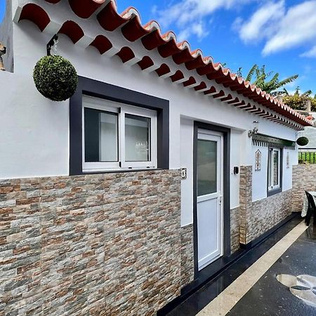 Modern Minimalist Studio With Essential Comfort Funchal  Exterior photo